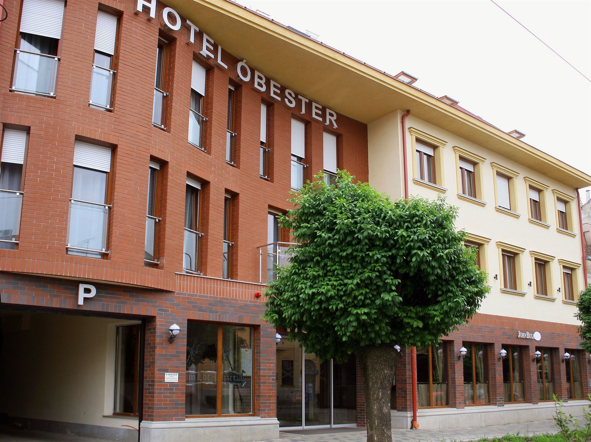 Hotel Obester Debrecen Bagian luar foto